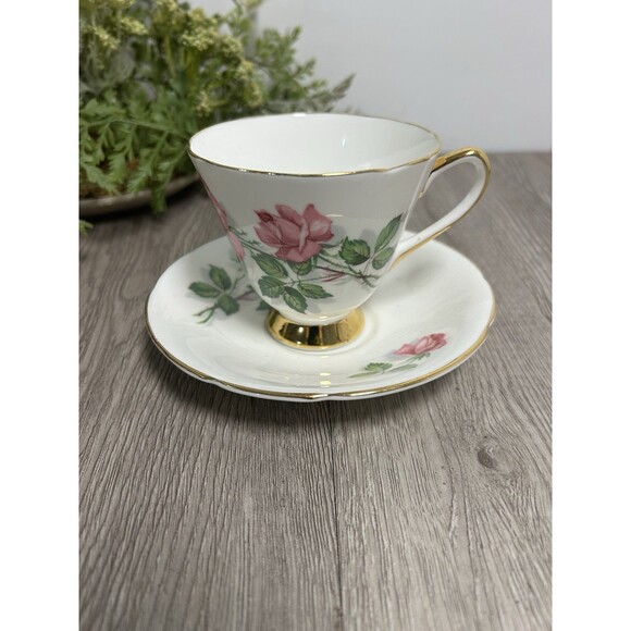 Vintage Bone China Porcelain Teacup & Saucer Pink Roses Old Royal England - Picture 2 of 6